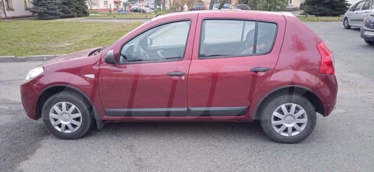 Renault Sandero (1)
