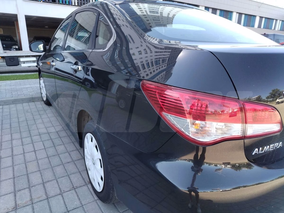 Nissan Almera