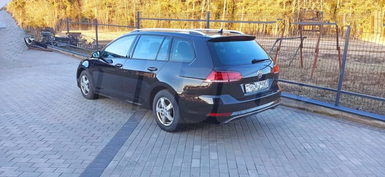 Volkswagen Golf (4)