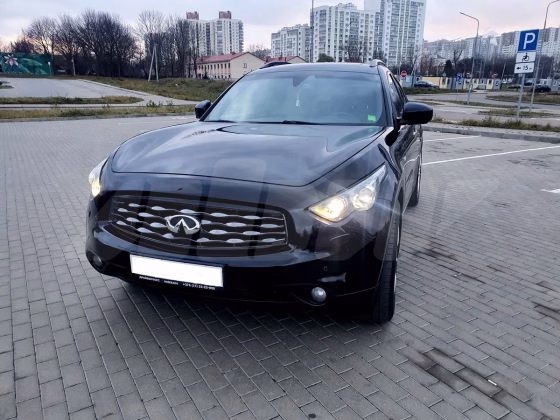 Infiniti FX (5)