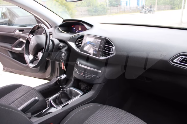 Peugeot 308 (6)