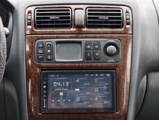 Mitsubishi Galant (15)