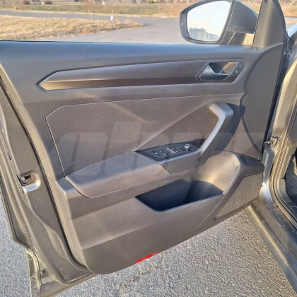 Volkswagen T-Roc (7)