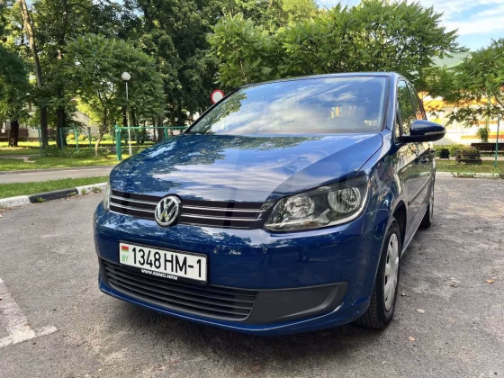 Volkswagen Touran (1)
