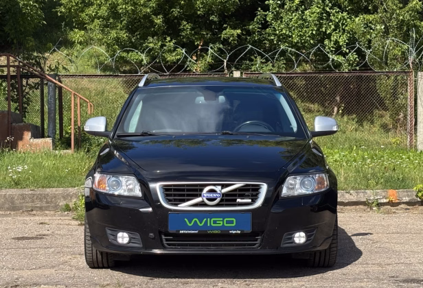 Volvo V50 (2)