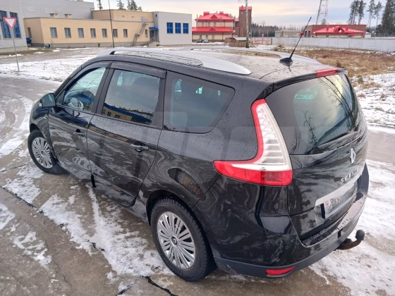 Renault Scenic (3)