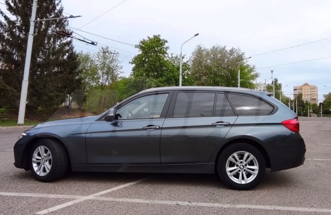 BMW 320 (2)