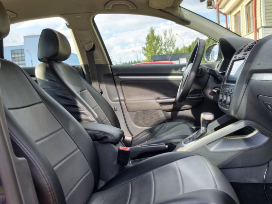 Volkswagen Jetta (12)