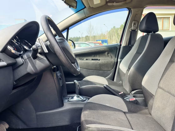 Peugeot 207 (9)