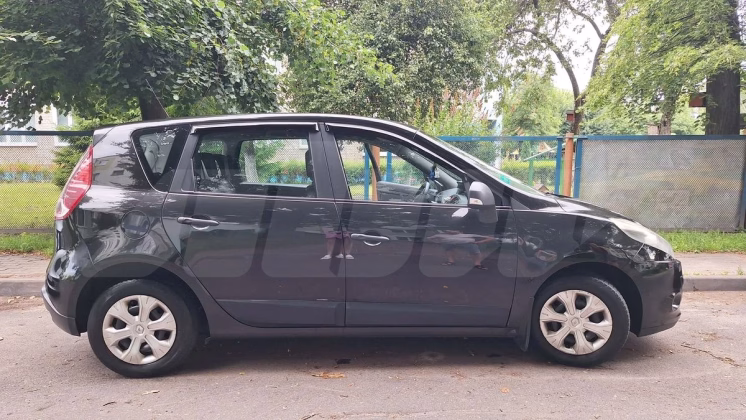 Renault Scenic (3)