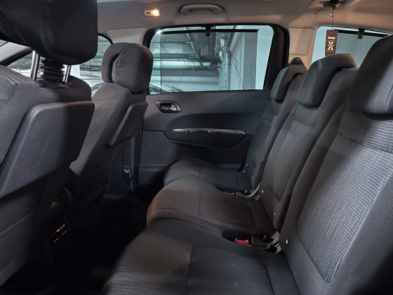 Peugeot 5008 (10)