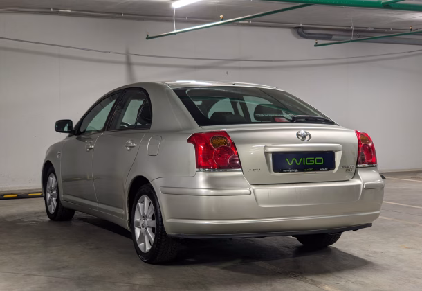 Toyota Avensis (4)