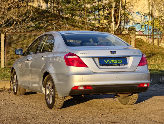 Geely Emgrand X7 (4)