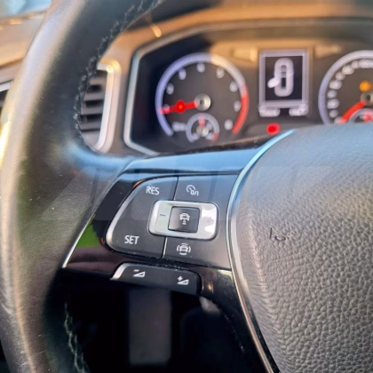 Volkswagen T-Roc (10)