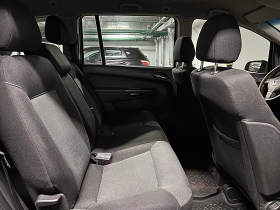 Opel Zafira (11)