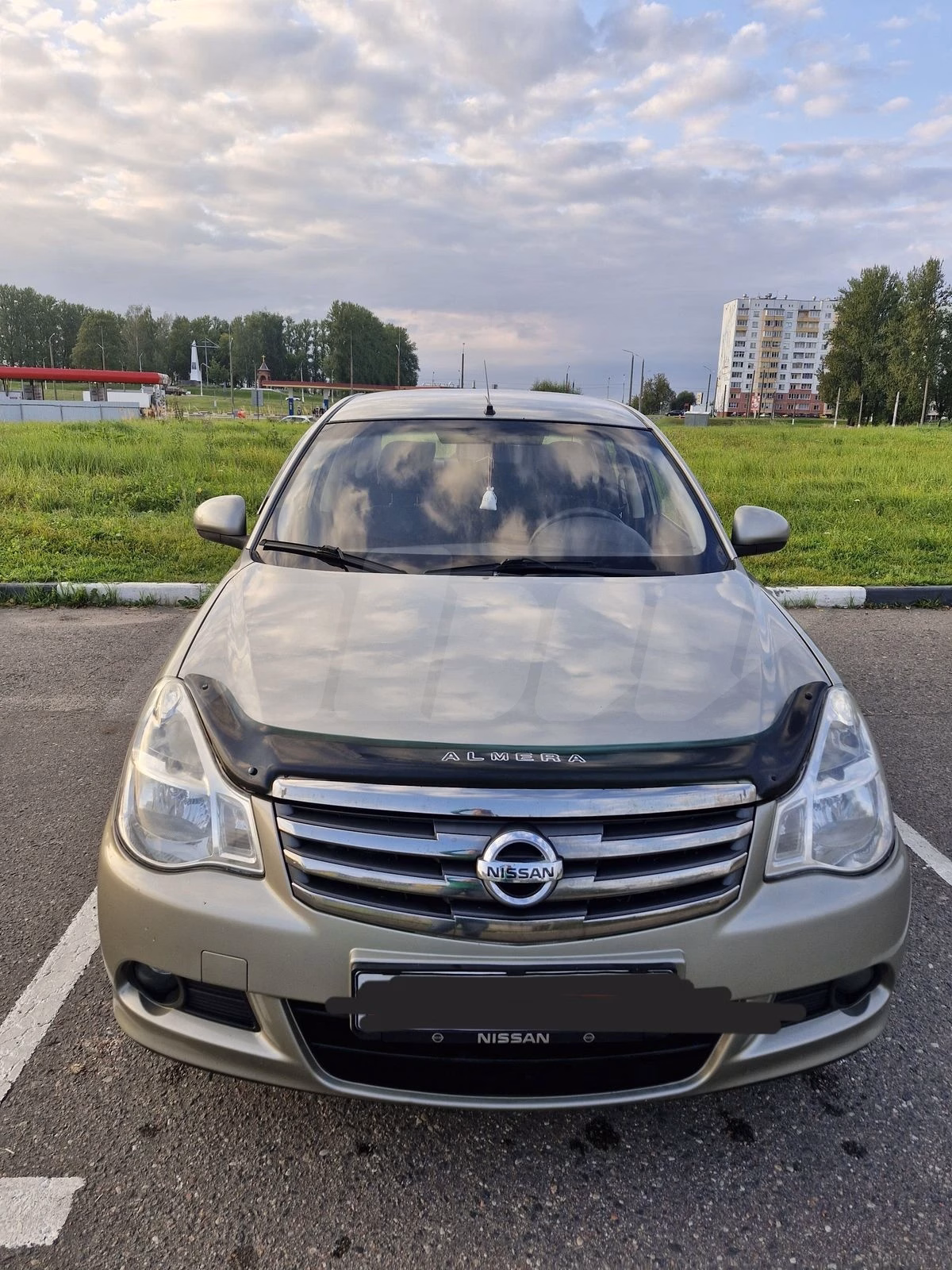 Nissan Almera