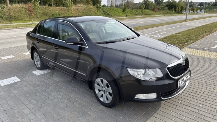Skoda Superb (7)