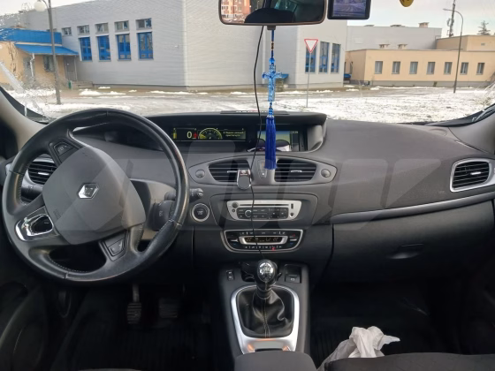 Renault Scenic (11)