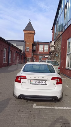 Volvo S60 (2)