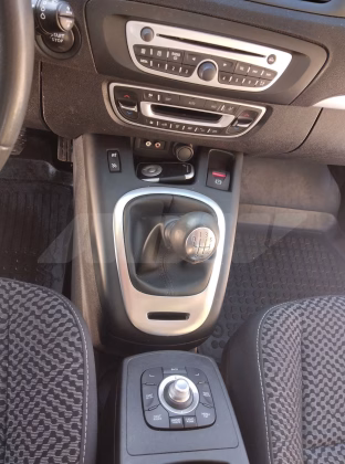 Renault Scenic (9)