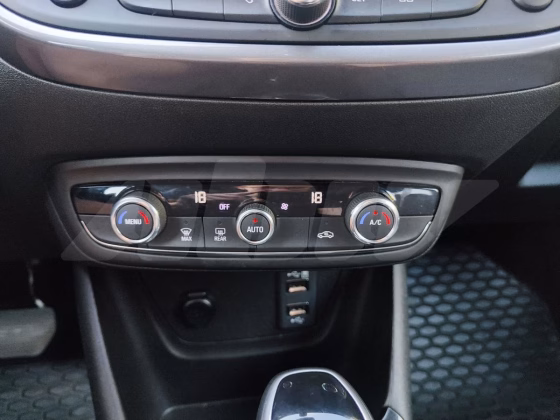 Opel Crossland (X) (24)