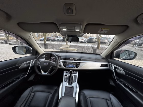 Geely Atlas (9)