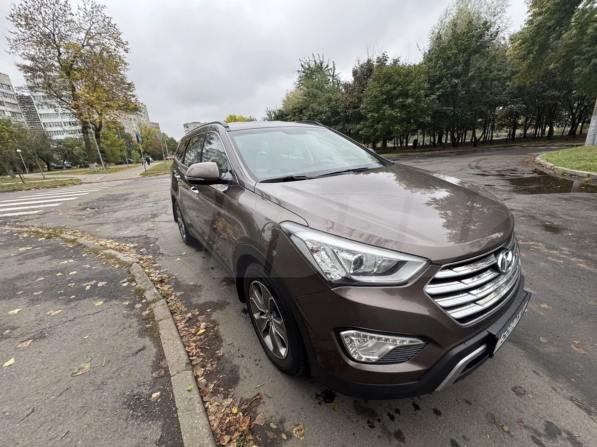 Hyundai Grand Santa Fe