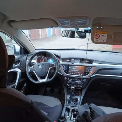 Geely Emgrand X7 (1)