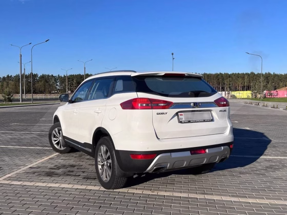Geely Atlas (1)