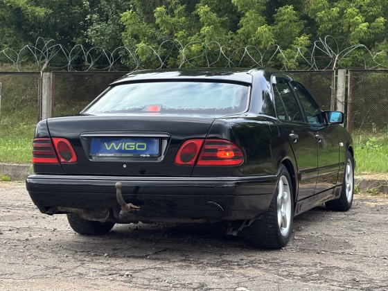 Mercedes-Benz E 220 (6)