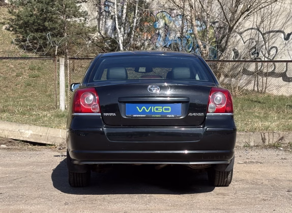 Toyota Avensis (5)