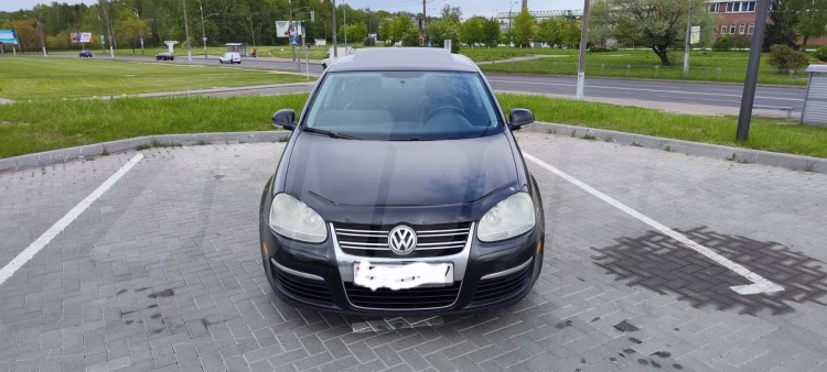 Volkswagen Jetta (1)