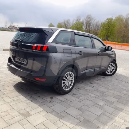 Peugeot 5008 (2)