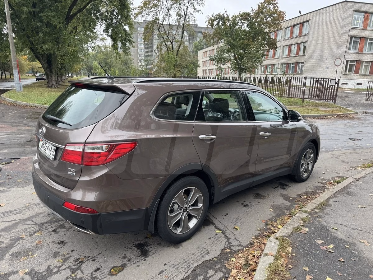 Hyundai Grand Santa Fe