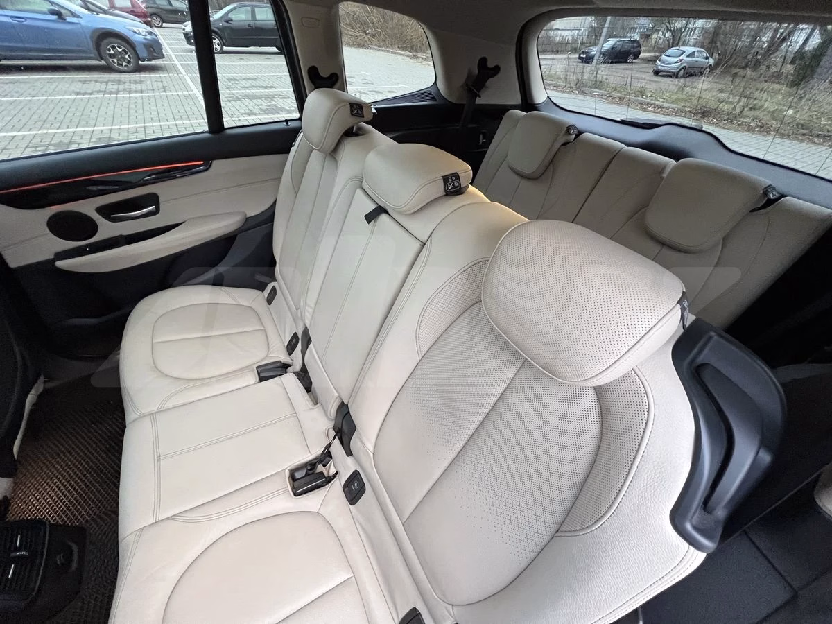 BMW 220