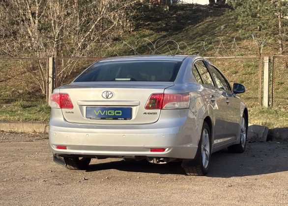 Toyota Avensis (6)