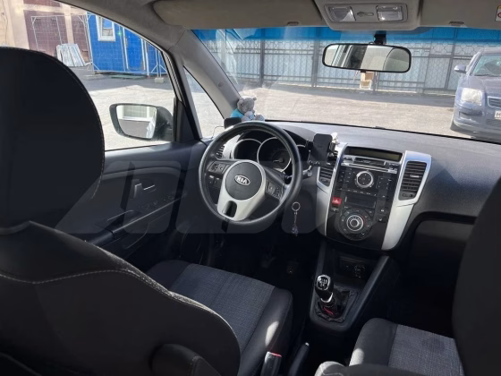 Kia Venga (7)