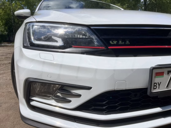 Volkswagen Jetta (8)