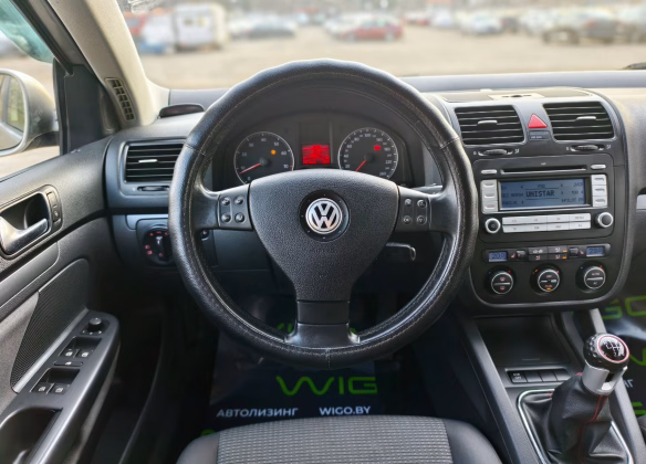 Volkswagen Jetta (13)