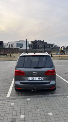 Volkswagen Touran (2)