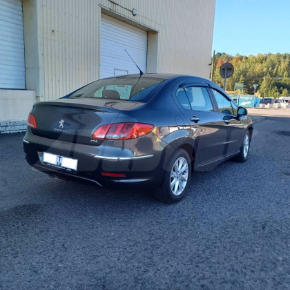 Peugeot 408 (11)