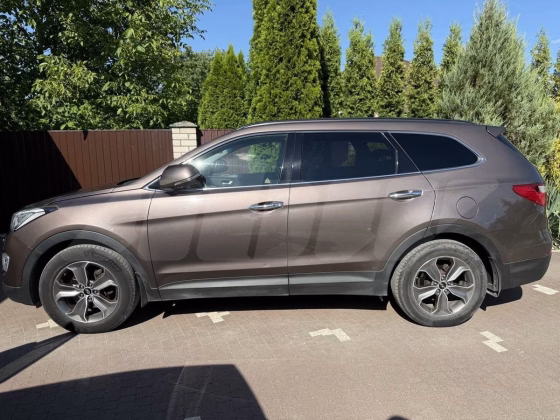 Hyundai Grand Santa Fe