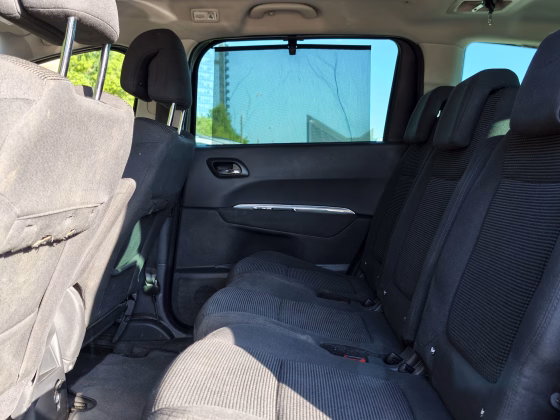 Peugeot 5008 (10)