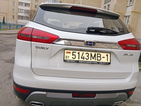 Geely Atlas (3)