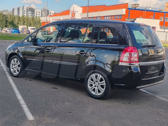 Opel Zafira (17)