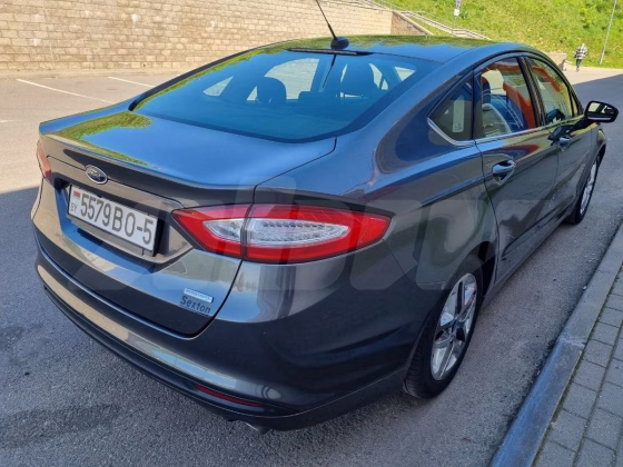 Ford Fusion (2)