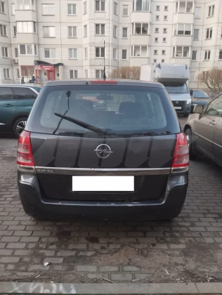 Opel Zafira (1)