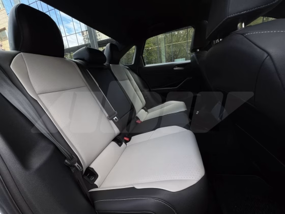 Volkswagen Jetta (9)