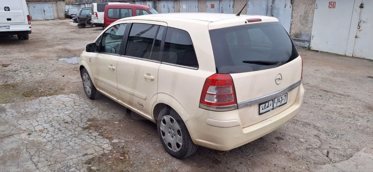 Opel Zafira (5)