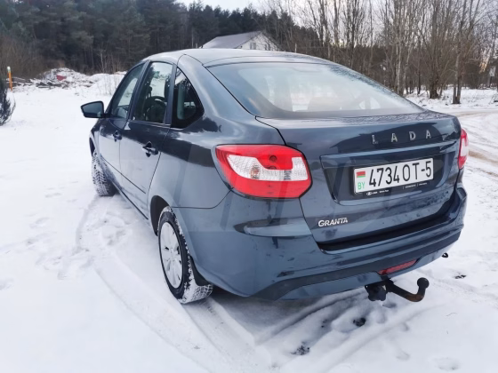 Lada Granta (3)